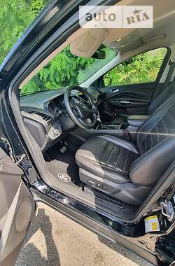 Внедорожник / Кроссовер Ford Escape 2017 в 