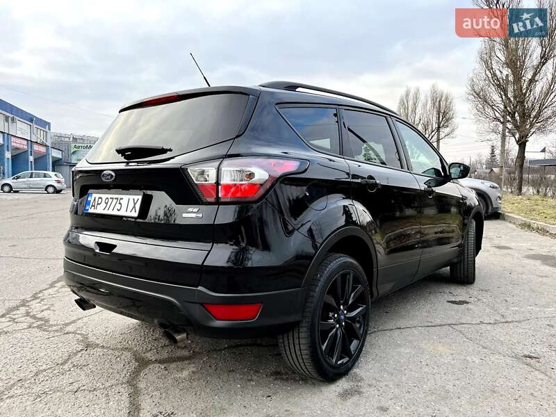 Внедорожник / Кроссовер Ford Escape 2017 в Запорожье