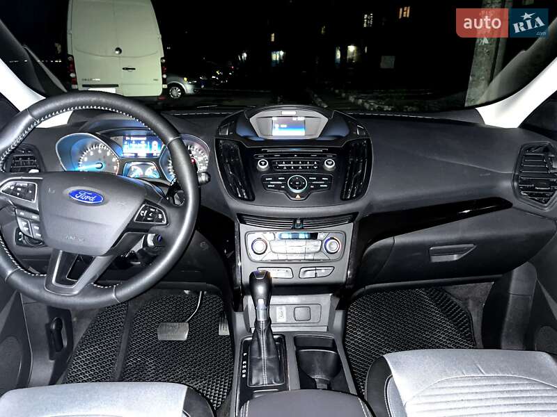 Внедорожник / Кроссовер Ford Escape 2017 в Запорожье