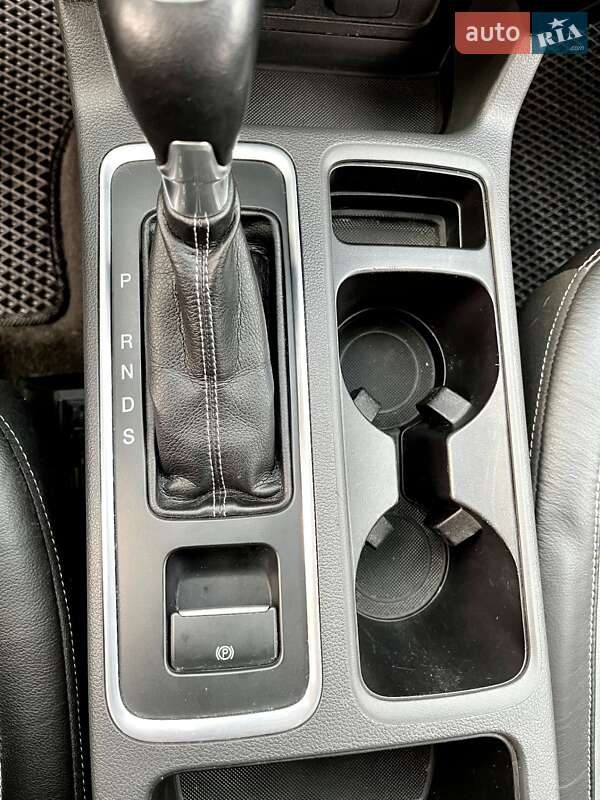 Внедорожник / Кроссовер Ford Escape 2017 в Запорожье