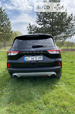 Внедорожник / Кроссовер Ford Escape 2021 в 