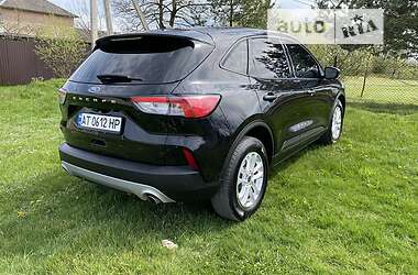 Внедорожник / Кроссовер Ford Escape 2021 в 