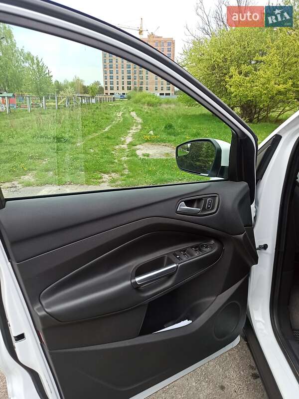 Внедорожник / Кроссовер Ford Escape 2018 в Ковеле