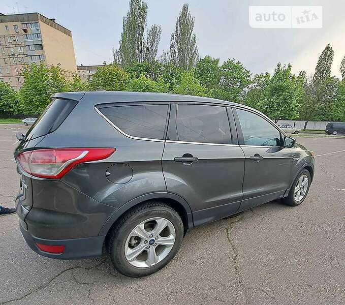 Внедорожник / Кроссовер Ford Escape 2015 в Кривом Роге