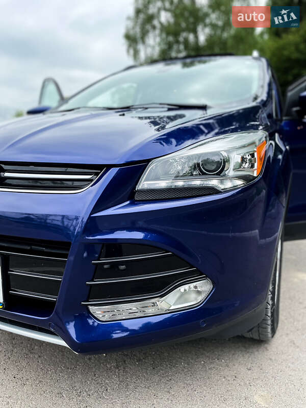Позашляховик / Кросовер Ford Escape 2015 в Бурштині