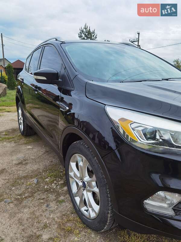 Внедорожник / Кроссовер Ford Escape 2017 в Яворове