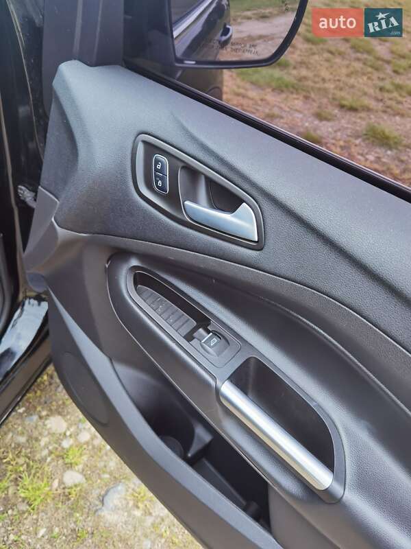 Внедорожник / Кроссовер Ford Escape 2017 в Яворове