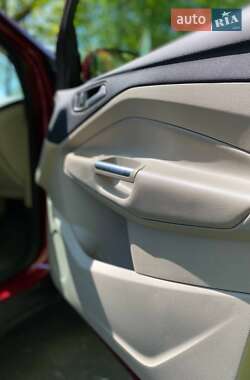 Внедорожник / Кроссовер Ford Escape 2015 в 