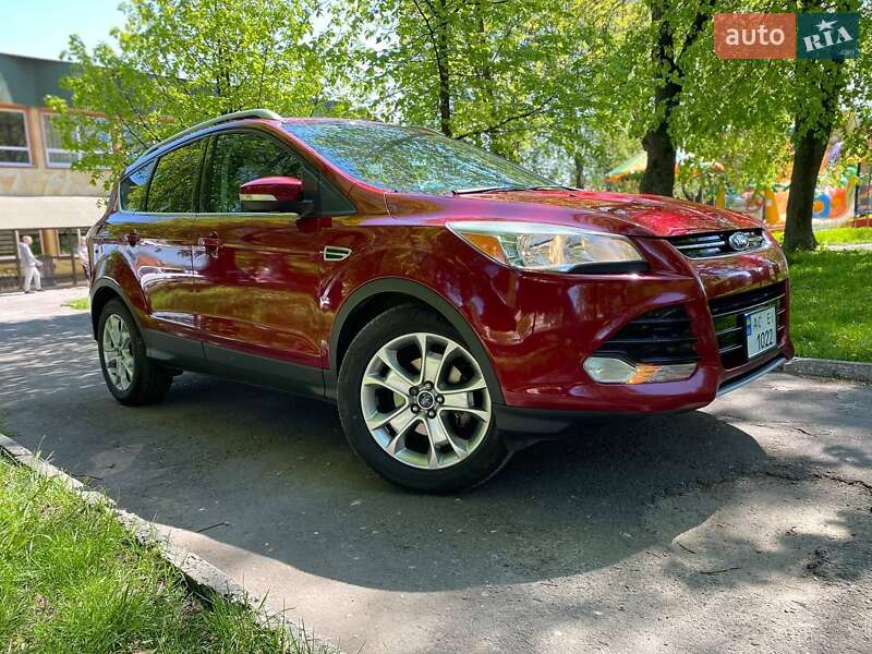 Внедорожник / Кроссовер Ford Escape 2015 в Нововолынске