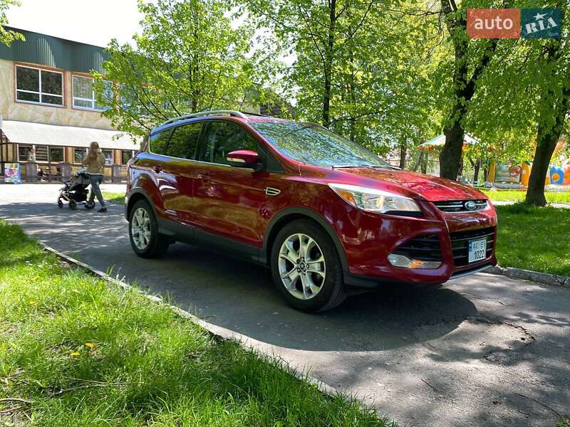 Внедорожник / Кроссовер Ford Escape 2015 в Нововолынске