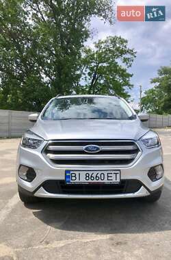 Позашляховик / Кросовер Ford Escape 2018 в 