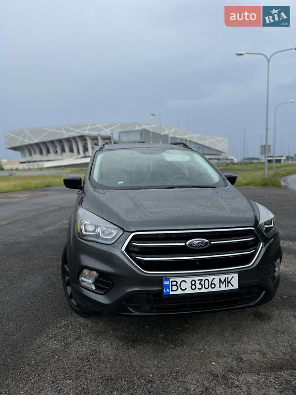 Внедорожник / Кроссовер Ford Escape 2019 в Рени