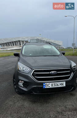 Внедорожник / Кроссовер Ford Escape 2019 в 