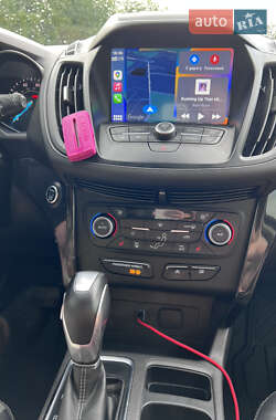 Внедорожник / Кроссовер Ford Escape 2019 в 