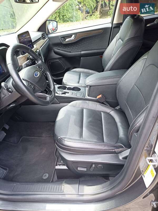 Позашляховик / Кросовер Ford Escape 2020 в Львові