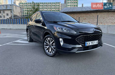 Внедорожник / Кроссовер Ford Escape 2020 в 