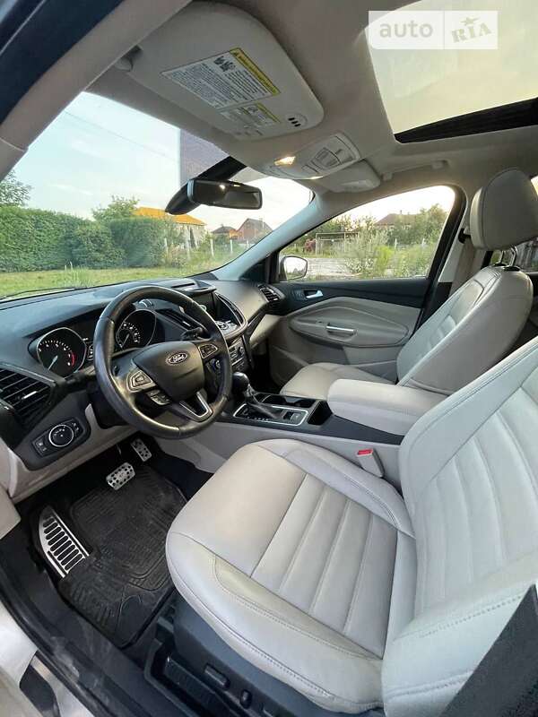 Позашляховик / Кросовер Ford Escape 2016 в Києві