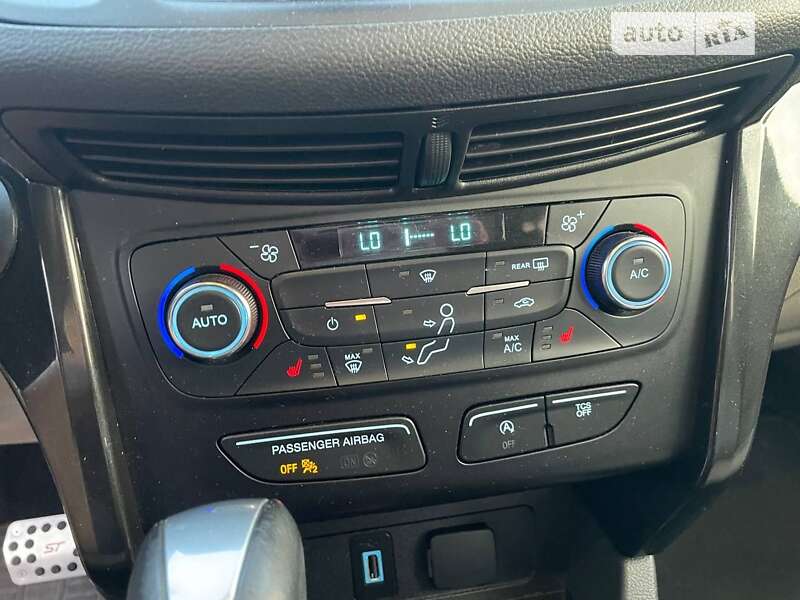 Позашляховик / Кросовер Ford Escape 2016 в Києві