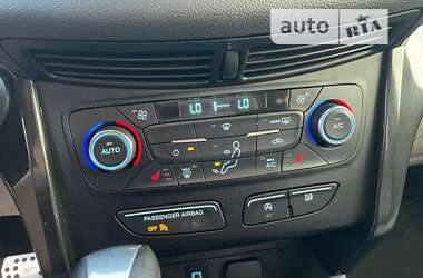 Внедорожник / Кроссовер Ford Escape 2016 в 