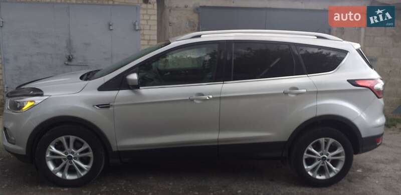 Внедорожник / Кроссовер Ford Escape 2017 в Харькове фото 5 Внедорожник / Кроссовер Ford Escape 2017 в Харькове