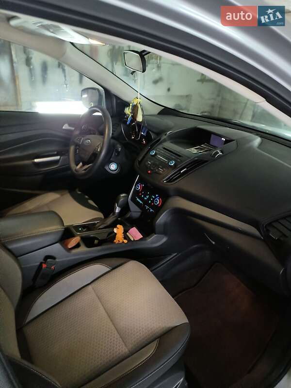 Внедорожник / Кроссовер Ford Escape 2017 в Харькове фото 6 Внедорожник / Кроссовер Ford Escape 2017 в Харькове