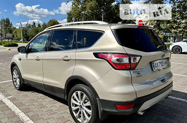 Внедорожник / Кроссовер Ford Escape 2016 в 