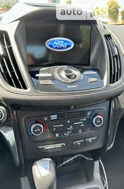 Внедорожник / Кроссовер Ford Escape 2016 в 