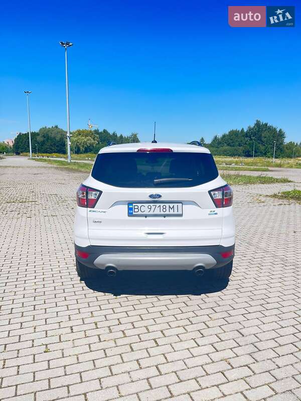Внедорожник / Кроссовер Ford Escape 2017 в Львове
