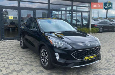 Внедорожник / Кроссовер Ford Escape 2019 в 