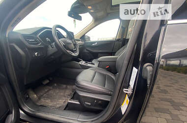 Внедорожник / Кроссовер Ford Escape 2019 в 