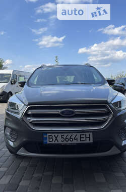 Внедорожник / Кроссовер Ford Escape 2016 в Хмельницком