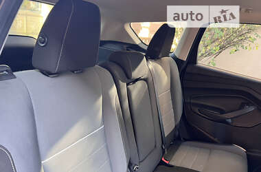 Внедорожник / Кроссовер Ford Escape 2012 в 