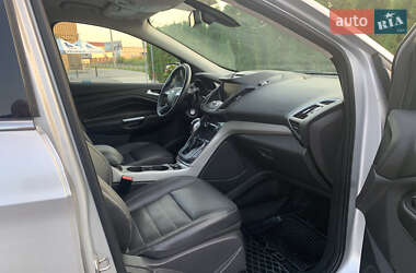 Внедорожник / Кроссовер Ford Escape 2012 в 