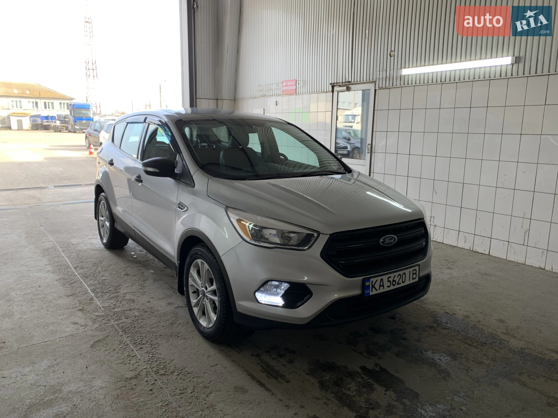 2017 Ford Escape - мініатюра 2