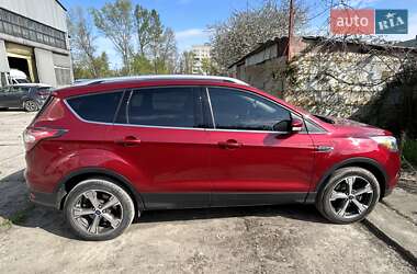 Внедорожник / Кроссовер Ford Escape 2016 в 