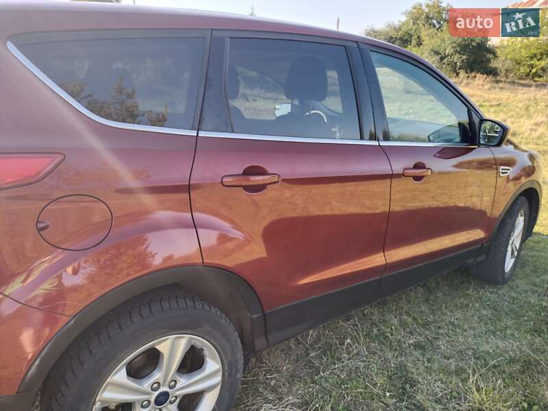 Внедорожник / Кроссовер Ford Escape 2016 в Шептицькому