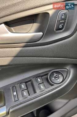 Внедорожник / Кроссовер Ford Escape 2017 в 