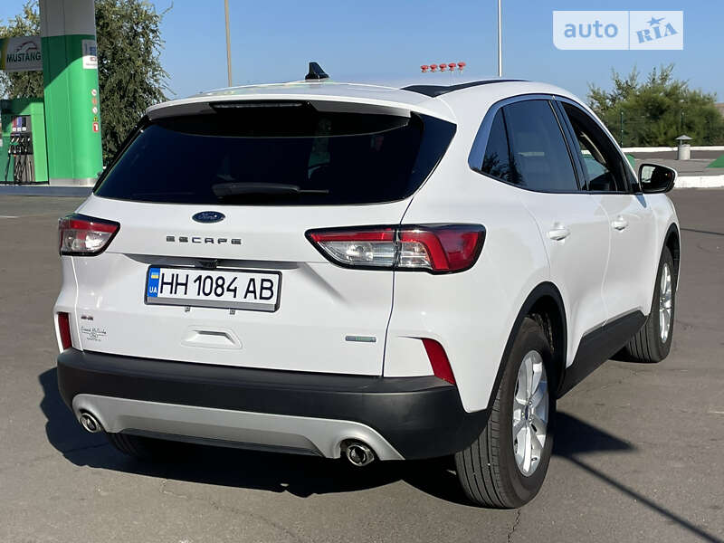Внедорожник / Кроссовер Ford Escape 2019 в Южном