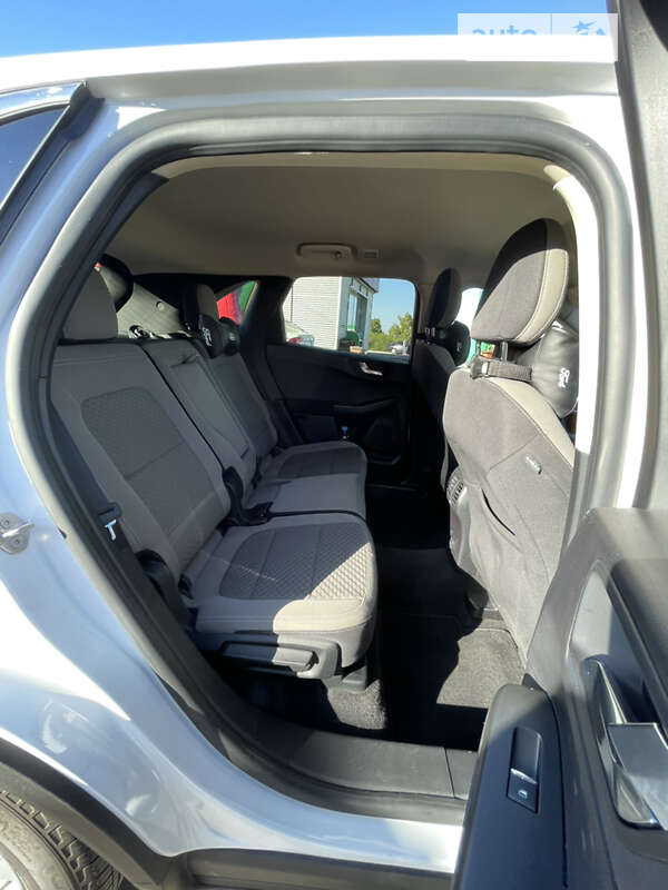 Внедорожник / Кроссовер Ford Escape 2019 в Южном