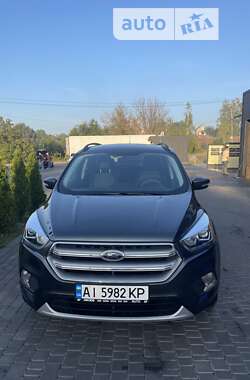 Внедорожник / Кроссовер Ford Escape 2017 в Фастове