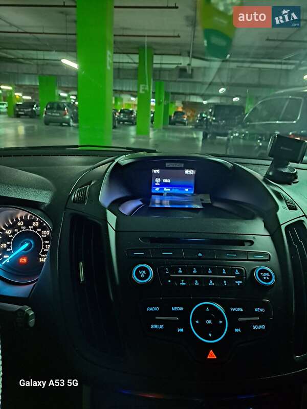 Внедорожник / Кроссовер Ford Escape 2017 в Пустомытах