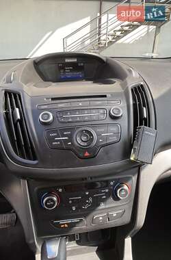 Внедорожник / Кроссовер Ford Escape 2017 в 
