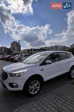 Внедорожник / Кроссовер Ford Escape 2017 в Львове