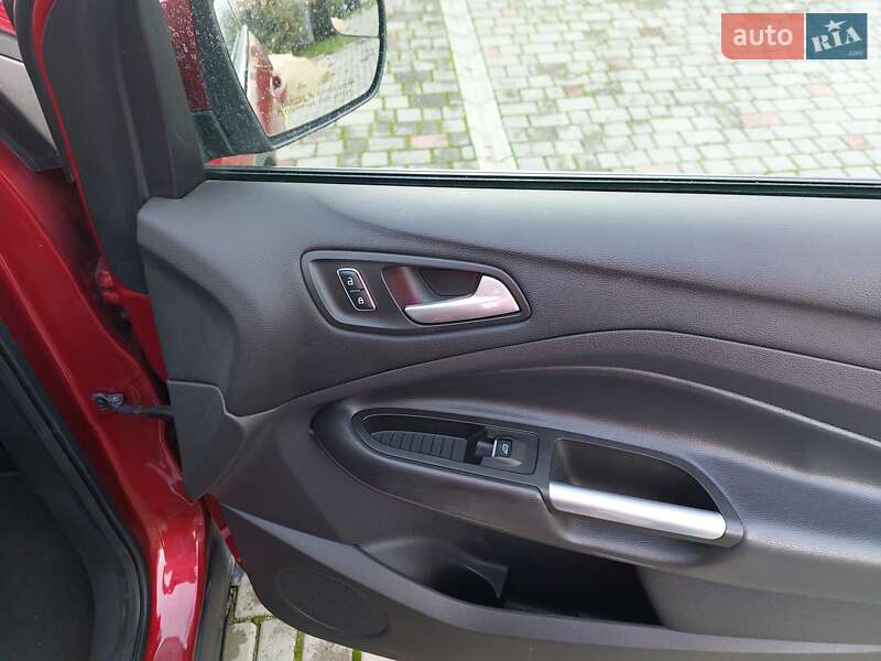Внедорожник / Кроссовер Ford Escape 2015 в Шумске