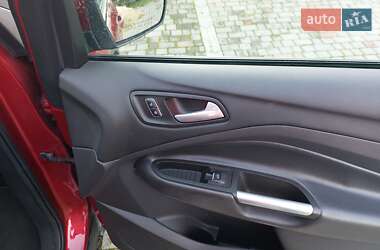 Внедорожник / Кроссовер Ford Escape 2015 в 