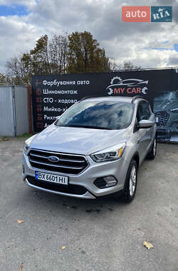 Внедорожник / Кроссовер Ford Escape 2016 в 