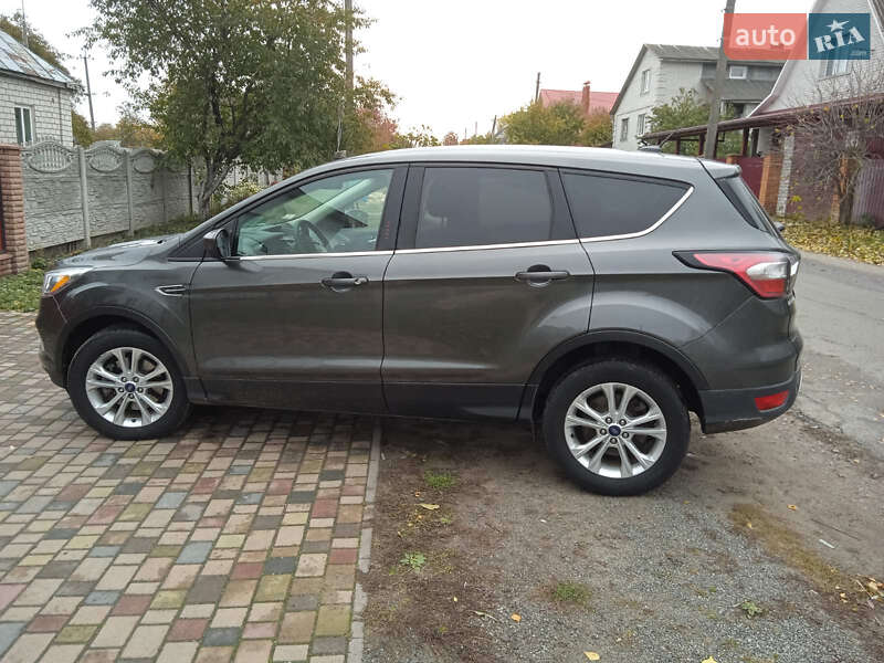 Позашляховик / Кросовер Ford Escape 2017 в Чернігові