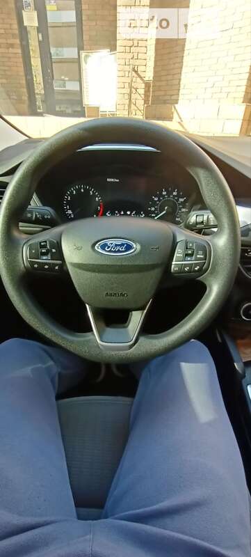 Внедорожник / Кроссовер Ford Escape 2021 в Кривом Роге