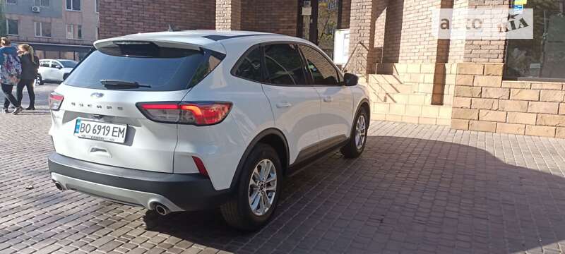 Внедорожник / Кроссовер Ford Escape 2021 в Кривом Роге