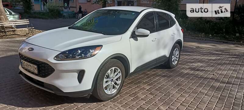 Внедорожник / Кроссовер Ford Escape 2021 в Кривом Роге